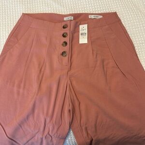 Loft coral dress pants. Size 6. New with tags.
